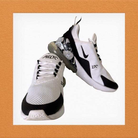 Nike Air 270 Sneakers - Size 7 - Picture 2 of 5